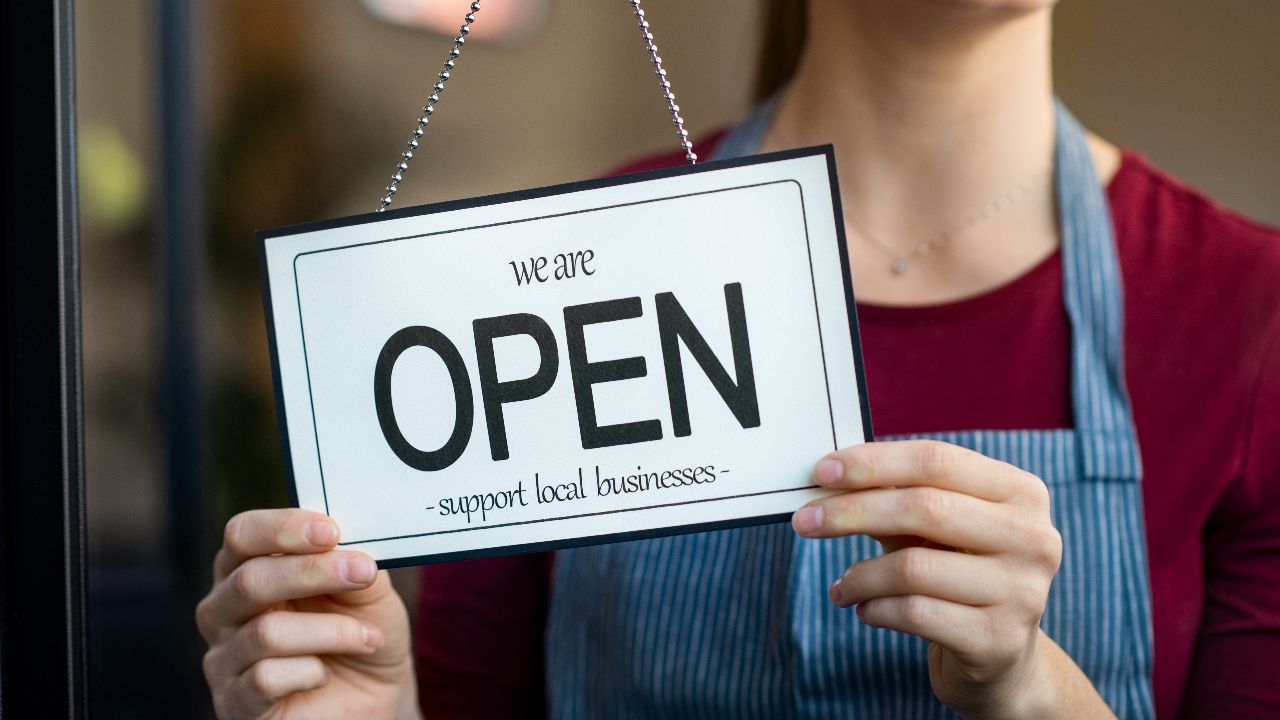 ฝันว่าได้เปิดร้านค้าใหม่ เปิดร้านขายของ หมายความอย่างไร พร้อมเลขนำโชค